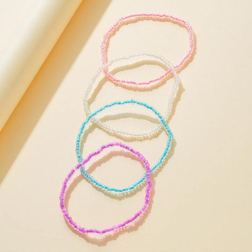 4 anklets 🩷💜🤍🩵 - Picture 5 of 7